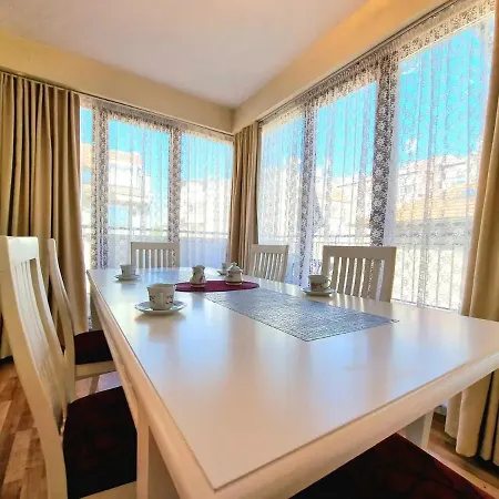 Sunny View With Garage