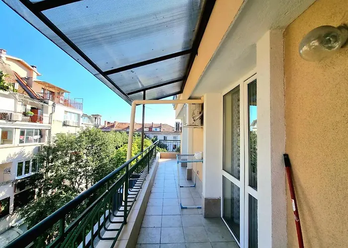 Sunny View With Garage Appartement