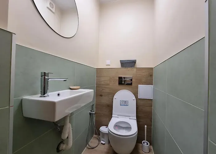 Sunny View With Garage شقة